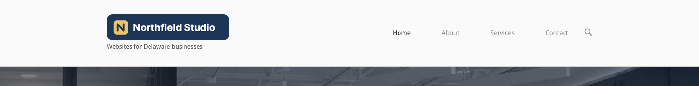 The Default header layout with the logo on the left and the menu on the right